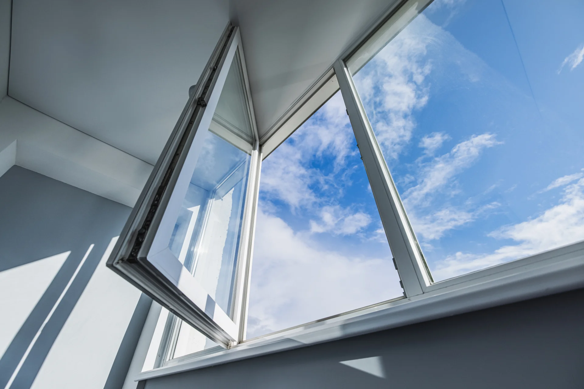VLX 80 Casement Window in Fort Lauderdale, FL | Westlight Windows Fort Lauderdale - detail 1